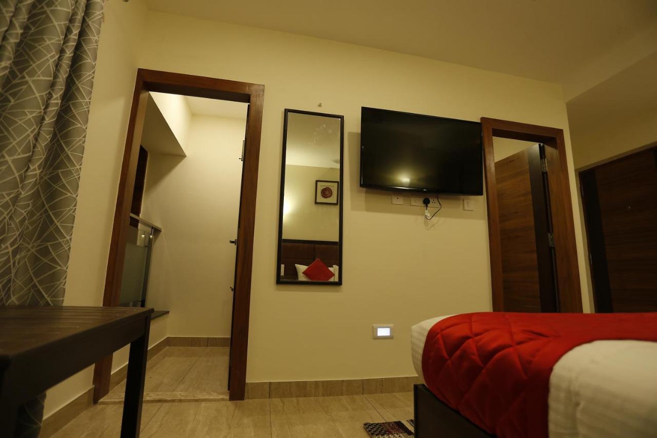 D Breeze Suites Devanahalli Екстериор снимка
