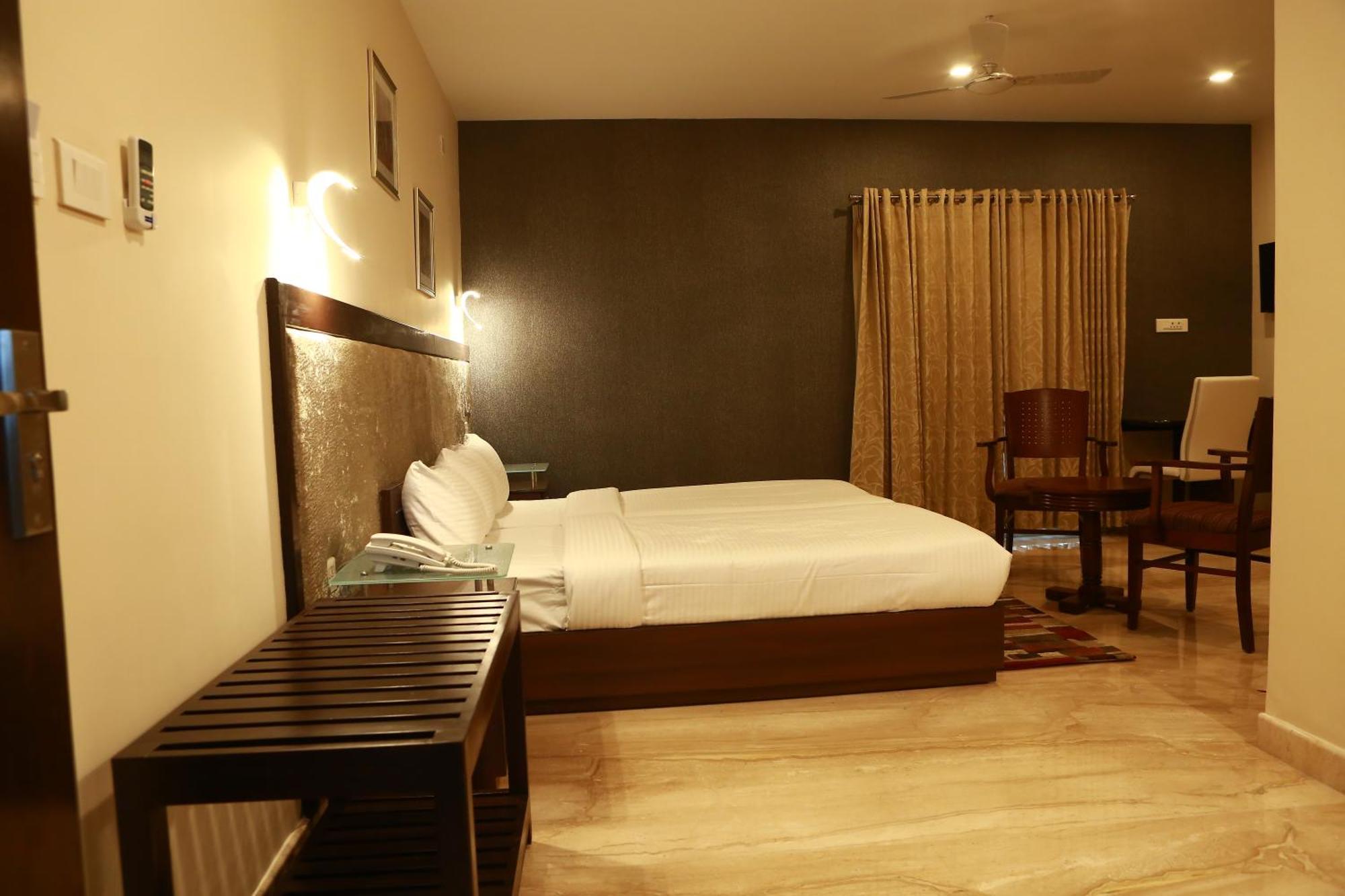 D Breeze Suites Devanahalli Екстериор снимка