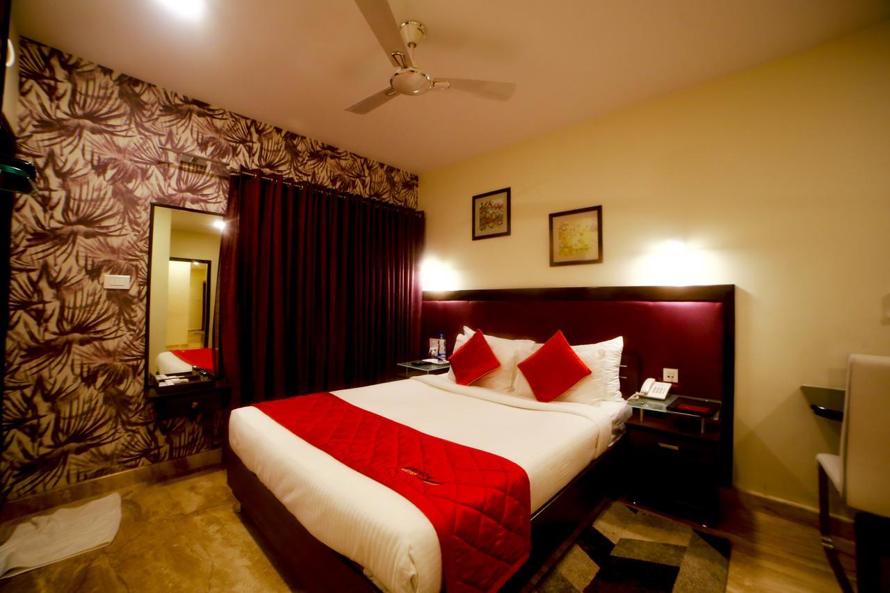 D Breeze Suites Devanahalli Екстериор снимка