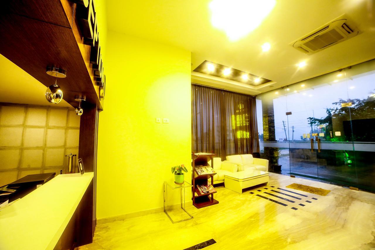 D Breeze Suites Devanahalli Екстериор снимка